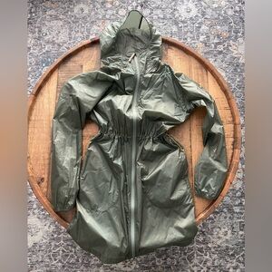 NWOT Indyeva Baram Windbreaker
Cactus